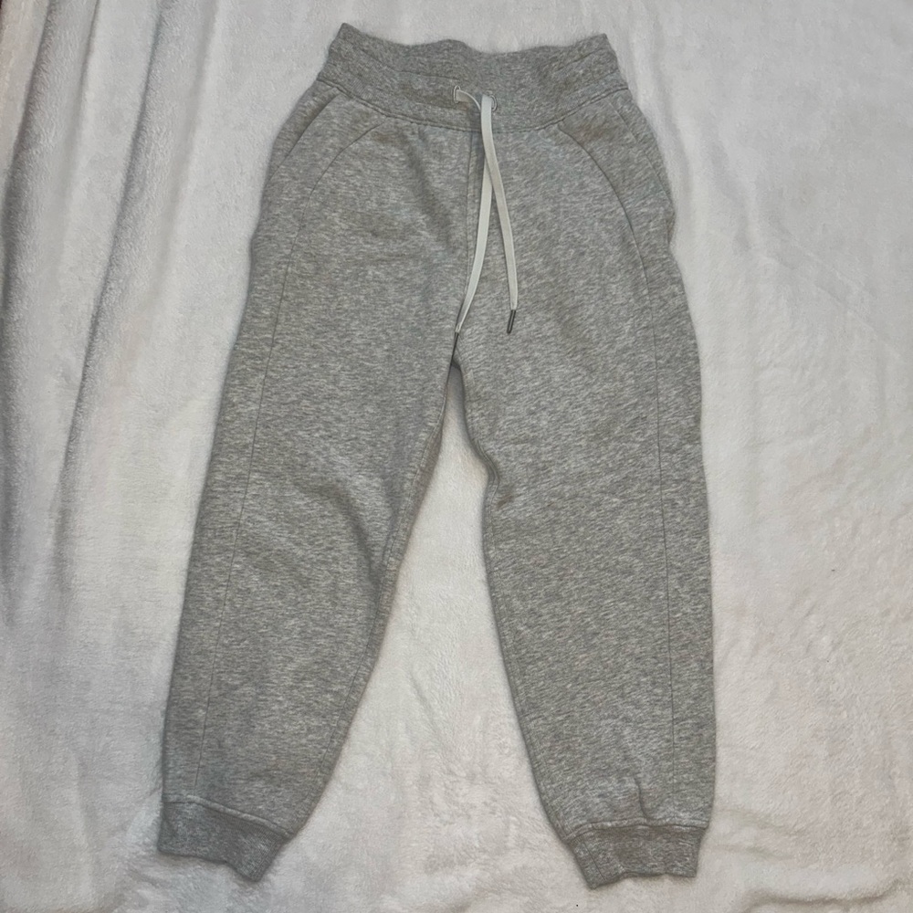 Lululemon Gray Sweatpants Size 2 Super Comfortable and NWOT Cozy Lulu